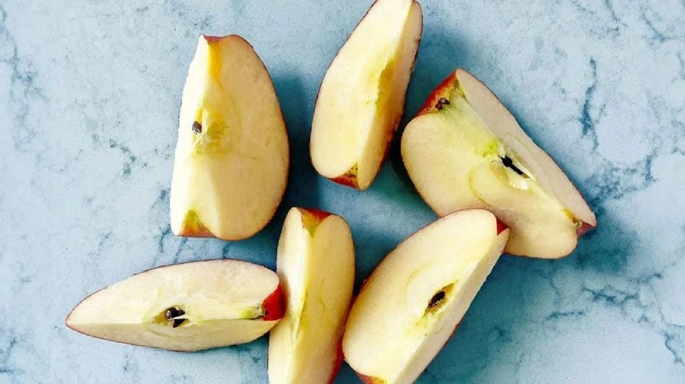 কাটা আপেল কালচে হবে না, জানুন সহজ উপায়